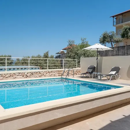Evagelia Luxury Family