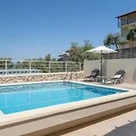 Evagelia Luxury Family Apartman *